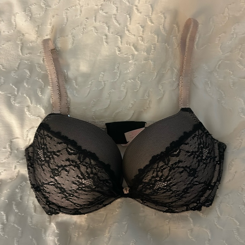 Victoria’s Secret 34D pink and black padded lace push up bra